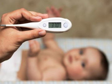 be-gai-2-thang-tuoi-ho-so-mui-roi-nguy-kich-vi-tuong-cam-lanh-bac-si-chi-cach-phan-biet-nhanh-de-tre-thoat-an-tu