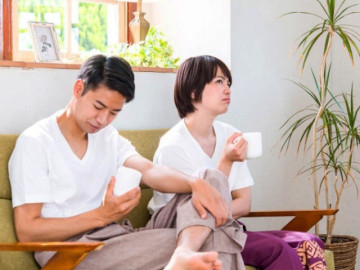 chi-em-mach-nhau-dung-nuoc-hoa-vung-kin-de-giu-chong-bac-si-nhac-cho-dai-chi-cach-vua-re-vua-tranh-benh-tat