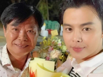 nam-nghe-si-cai-luong-tung-cho-con-ngu-duoi-gam-san-khau-dua-tre-sau-nay-thanh-than-dong-cao-1m80