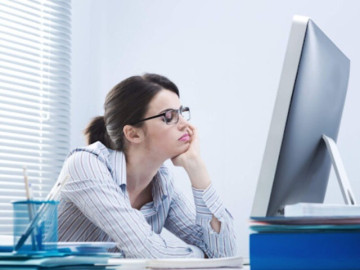 nu-nhan-vien-van-phong-mac-benh-sau-khi-co-bieu-hien-nho-nho-quen-quen-nghi-phep-xong-lai-ngai-di-lam