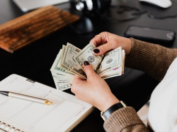 8-thoi-quen-hang-ngay-nhung-nguoi-ngay-cang-giau-quyet-noi-khong-nhieu-nguoi-van-noi-co