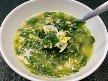 cay-nay-trong-chi-lay-la-vitamin-c-gap-45-lan-rau-thuong-nau-canh-trung-cuc-la-nhung-sieu-ngon