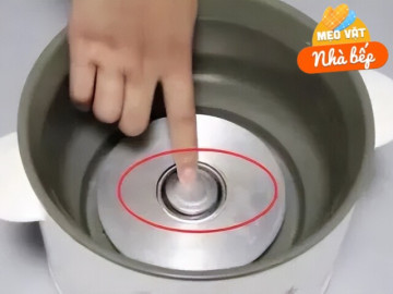 tiet-kiem-ca-dong-tien-mat-oan-nho-phat-hien-co-quan-nho-tren-noi-com-dien-10-nam-noi-tro-den-gio-toi-moi-nhan-ra