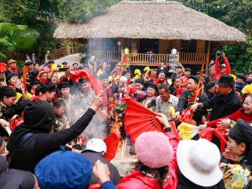 nghi-tet-toi-lang-du-lich-tot-nhat-the-gioi-cach-ha-noi-chi-vai-tieng-lai-xe