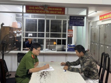 nha-trang-tai-xe-taxi-thua-nhan-trao-tien-cua-khach-nuoc-ngoai