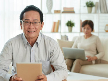 tuoi-tac-cang-cao-cang-phai-mo-rong-tam-nhin-den-60-tuoi-chi-can-lam-tot-mot-viec-doi-nguoi-se-binh-an