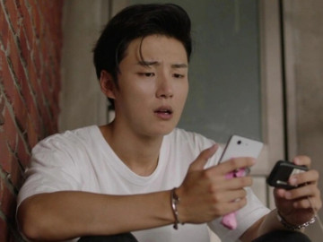 mung-ro-vi-cuoi-duoc-vo-vua-xinh-vua-giau-dem-tan-hon-thay-mot-doan-video-toi-so-den-tai-mat