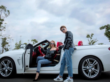 phu-ba-3-con-tan-do-chang-shipper-kem-17-tuoi-duoc-cau-hon-lien-tang-ngay-xe-bmw-cho-trai-tre