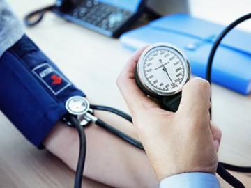 tai-sao-mua-lanh-huyet-ap-tang-va-nguy-co-bien-chung