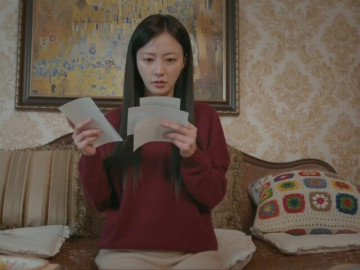 cam-kich-vi-bo-duong-di-chuc-cho-can-nha-luc-don-nha-thay-mot-to-giay-toi-nhu-hoa-dien