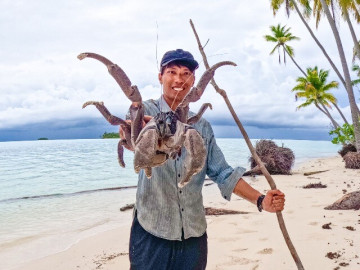 khach-viet-song-hoang-da-tren-dao-bi-an-moi-ngay-an-tom-hum-ca-hiem