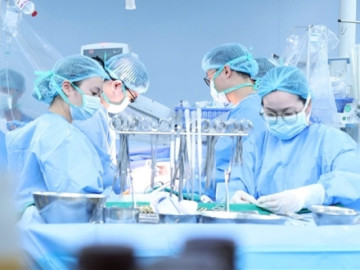 nu-nhan-vien-y-te-hien-tang-cuu-song-nhieu-nguoi