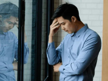 mat-viec-chang-trai-o-ha-noi-ngay-nao-cung-lam-mot-viec-de-thoa-man-ban-than-sau-do-cau-cuu-bac-si