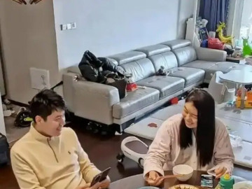 nghi-lam-cham-con-khong-duoc-nhan-tien-thuong-tet-chong-va-me-chong-co-hanh-dong-khien-nguoi-vo-roi-nuoc-mat