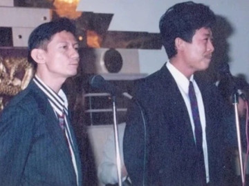 danh-hai-viet-sang-my-lam-cong-nhan-bom-xang-duoc-tra-1-cay-vang-khi-lam-mc-dam-cuoi