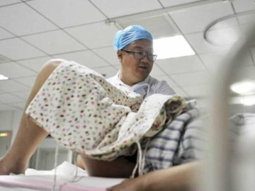 vua-do-de-cho-san-phu-nam-bac-si-san-bi-nguoi-chong-hanh-hung-va-noi-mot-cau-khien-ai-cung-tuc-gian