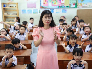 ngay-dau-tro-lai-truong-sau-tet-giao-vien-nhan-tin-vui-ve-tien-thuong