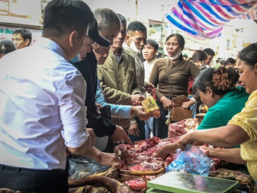 mon-do-dau-nam-hut-khach-tai-cho-vieng-ninh-binh-chua-kip-mua-da-chay-hang