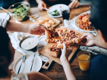 hoi-cong-so-truyen-tai-nhau-cach-mo-tiec-tat-nien-nhe-vi-ma-van-tron-mon-ngon