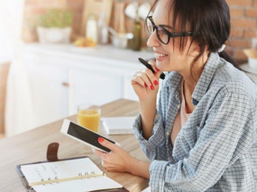 truoc-khi-giau-len-hau-het-nguoi-giau-deu-am-tham-tu-bo-7-thoi-quen