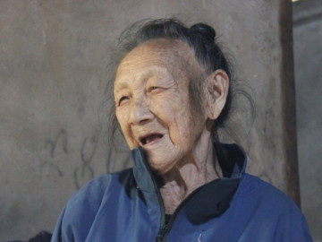 cu-ba-111-tuoi-o-phu-tho-minh-man-hiem-co-hang-ngay-tu-cham-soc-ban-than