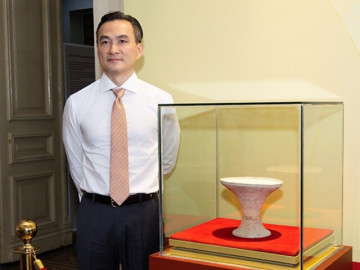 nam-dien-vien-noi-tieng-so-huu-bao-vat-quoc-gia-4000-nam-la-ai