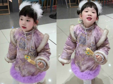 gui-con-gai-xinh-o-que-an-tet-voi-ong-ba-me-ve-don-len-pho-di-hoc-thi-ta-hoa-dien-mao-dua-tre