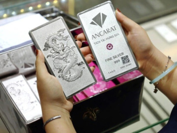 gia-bac-hom-nay-13-3-rot-manh-hon-vang-bac-phu-quy-chi-con-hon-3-trieu-dong-luong