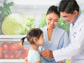 tu-lanh-chong-om-vat-cua-gia-dinh-8-mon-bo-me-luon-phai-de-trong-nha-de-phong-benh-luc-giao-mua