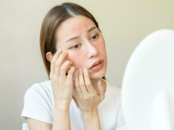 ngua-ram-ran-ngoai-da-tuong-do-thoi-tiet-lanh-khong-ngo-lai-tro-thanh-con-ac-mong-voi-co-gai-tre-o-ha-noi