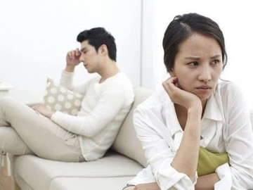 vo-khang-dinh-con-trong-trang-dem-tan-hon-chong-giat-minh-khi-thay-vung-kin-bat-thuong-bi-mat-he-lo-khi-gap-bac-si