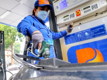 bo-tai-chinh-de-xuat-giam-thue-xang-dau-ve-0-den-het-thang-6