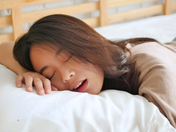 chi-dau-o-cu-khong-an-noi-com-me-chong-nau-em-chong-thay-thuong-len-an-giup-ket-cuc-phai-nhap-vien-cap-cuu