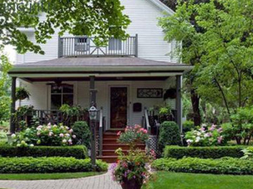 cach-bo-tri-cay-canh-truoc-nha-de-mang-loc-ve-nha