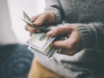 nguoi-dan-ong-thu-nhap-cao-nhung-an-uong-tiet-kiem-so-khong-dam-tieu-tien-hoa-ra-lai-la-dau-hieu-tam-than