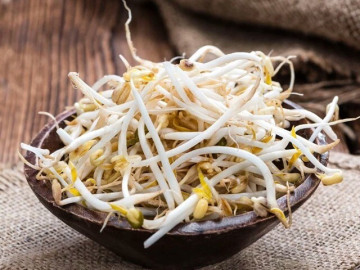 loai-rau-re-beo-bo-xuong-lai-tot-cho-tim-mach-ban-day-cho-viet-nhung-rat-de-nhiem-hoa-chat-neu-khong-biet-phan-biet