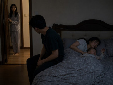 chi-gai-sinh-duoc-1-thang-toi-len-pho-tham-thay-viec-anh-re-lam-voi-chi-toi-khuyen-ly-hon