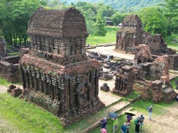 ve-dep-ky-bi-tai-thung-lung-cua-cac-vi-than-champa-nghin-nam-tuoi