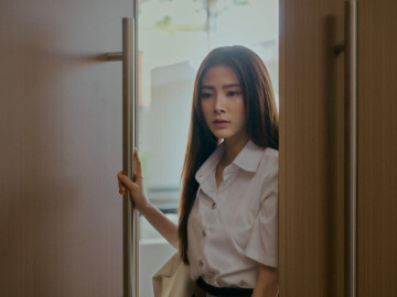 me-ke-khong-cho-toi-ve-nha-dip-nghi-he-toi-len-ve-roi-do-mat-voi-canh-trong-nha