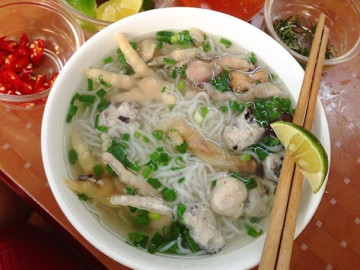 7-mon-bun-doc-la-o-ha-noi-ket-hop-nguyen-lieu-quen-thuoc-tuong-khong-ngon-ma-ngon-khong-tuong