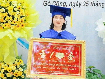 thu-khoa-lop-10-dat-diem-tuyet-doi-toan-van-anh