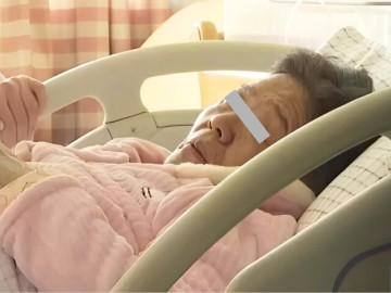 30-nam-sau-cai-chet-cua-con-ca-nguoi-me-sieu-cao-tuoi-ha-sinh-be-trai-khoe-manh-nhung-day-moi-la-dieu-gay-tranh-cai