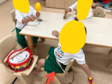 co-giao-gui-anh-con-o-truong-quoc-te-me-nhin-ki-phat-hien-dieu-dang-so-lap-tuc-kien-len-tan-hieu-truong