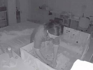 giua-dem-giup-viec-luong-37-trieu-thang-am-tham-lam-mot-viec-voi-con-chu-khien-me-bim-so-hai-lap-tuc-sa-thai