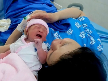 tranh-cai-viec-khai-sinh-con-theo-ho-me